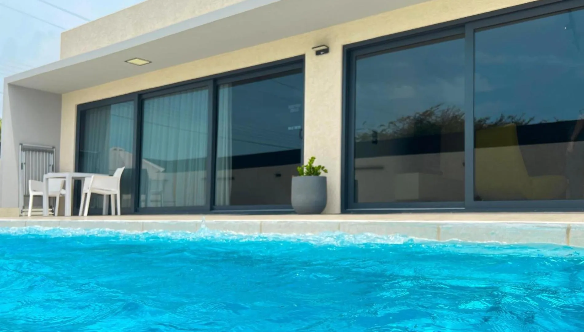 Tebenki Villa - New 3Br Villa Pool Fully Ac Palm Beach