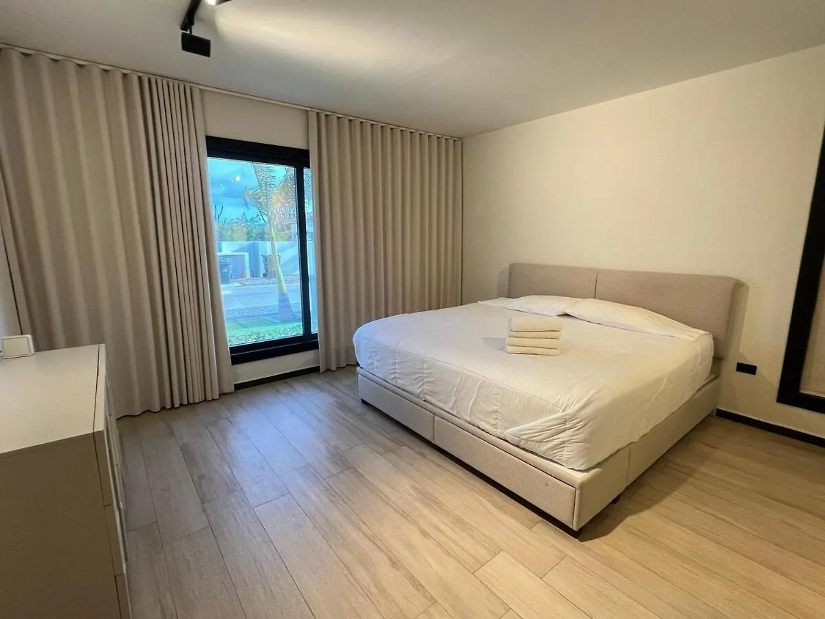 Tebenki Villa - New 3Br Villa Pool Fully Ac Palm Beach 0*,  Aruba