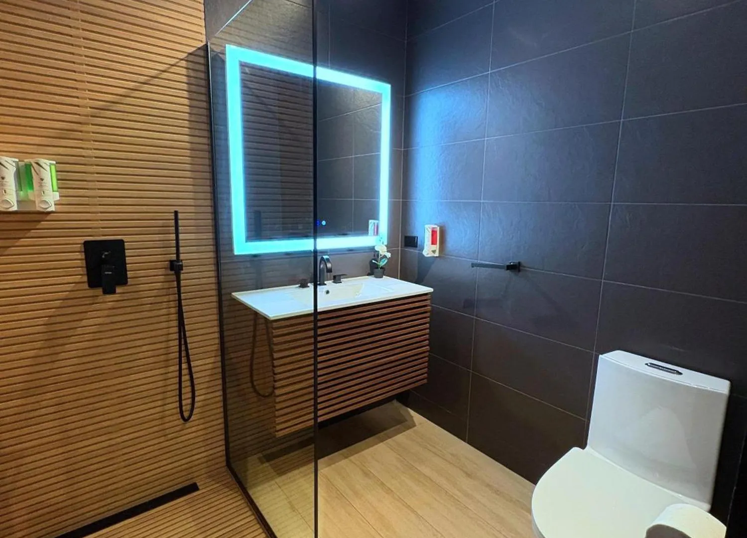 Tebenki Villa - New 3Br Villa Pool Fully Ac Palm Beach